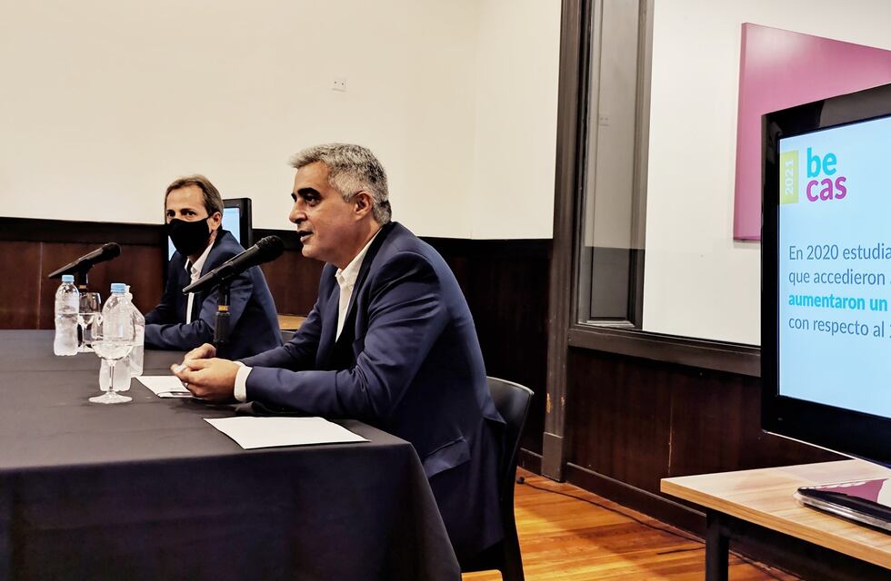 La UNR abrió la inscripción para becas y duplicó el presupuesto para 2021