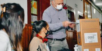PASO 2021 en Misiones: Carlos Arce emitió su voto en la escuela Pedro Goyena