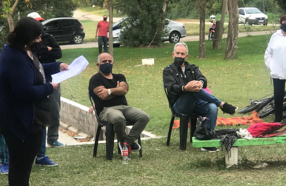 Vecinos de San Antonio de Arredondo se movilizaron expresando su malestar en contra del accionar Municipal