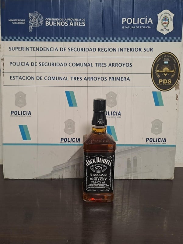 Tenía pedido de captura, fue arrestado por robo y agredió al personal policial