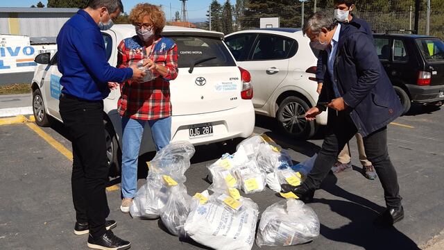 Entrega de Kit de semillas en Huerta Grande.