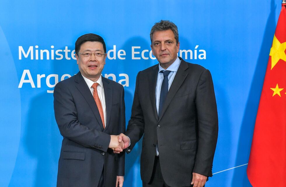 En Argentina se podrán pagar importaciones con yuanes: por qué es una moneda que hace temblar al dólar
