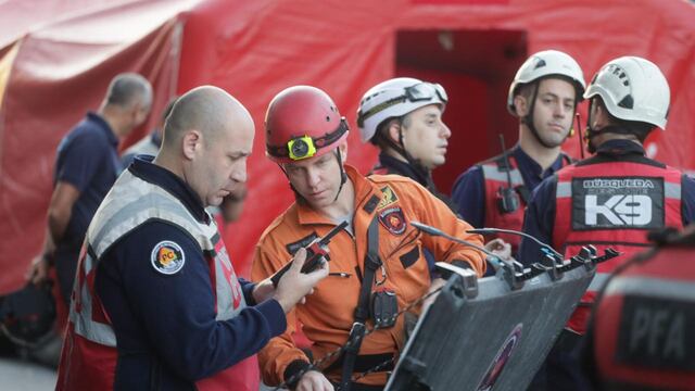 Bomberos encontraron el tercer cuerpo sin vida a causa del derrumbe.