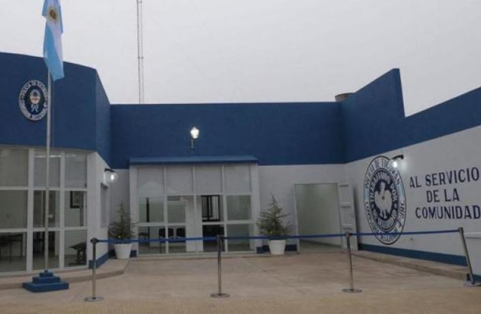 San Cayetano: la Policía halló un taxi robado y lo restituyó a su dueño