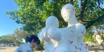 Monumento a la Madre en Arroyito