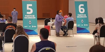 Se comenzó a vacunar con el segundo componente a quienes recibieron la primera dosis hace 21 días.