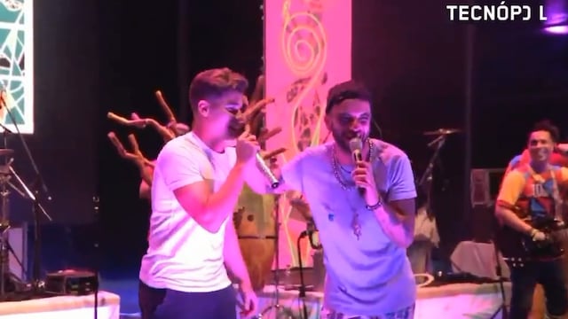 Julián Álvarez tomó la posta del cantante Juan Taleb, y clavó al ángulo en el show de Los Caligaris (Instagram @LosCaligaris).