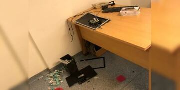 Violencia en el Hospital: un paciente rompió la computadora de un consultorio.