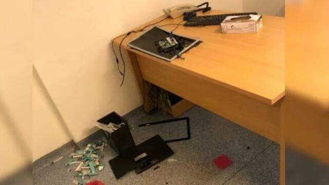 Violencia en el Hospital: un paciente rompió la computadora de un consultorio.