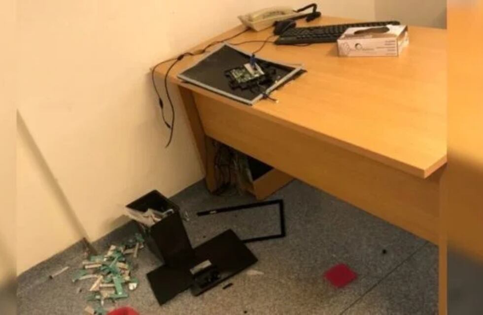 Violencia en el Hospital: un paciente rompió la computadora de un consultorio