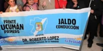 En Concepción, el gobernador encabezó un acto con dirigentes y militantes donde reafirmó su compromiso con la unidad partidaria y criticó los recortes del Gobierno Nacional.