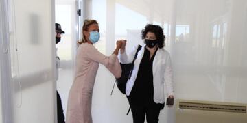 La secretaria de Acceso a la Salud de la Nación, Carla Viazzotti, arribó al aeropuerto de la ciudad de San Luis.