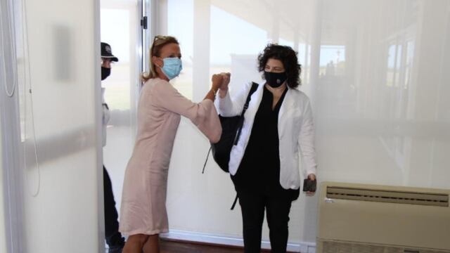 La secretaria de Acceso a la Salud de la Nación, Carla Viazzotti, arribó al aeropuerto de la ciudad de San Luis.