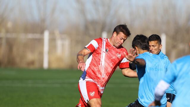 Martín Comachi en el amistoso de práctica entre Instituto y Belgrano. (Prensa Belgrano).