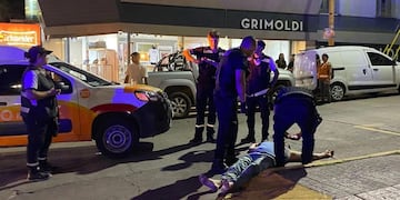 Un hombre en estado de alteración provocó disturbios en la avenida General Paz. Gentileza: Diario de Carlos Paz