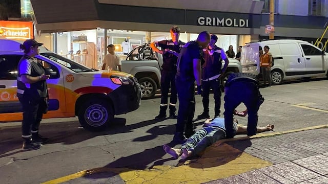 Un hombre en estado de alteración provocó disturbios en la avenida General Paz. Gentileza: Diario de Carlos Paz