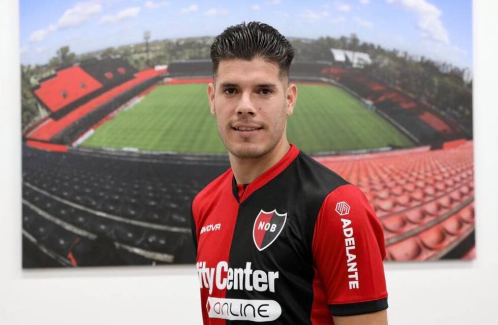 Guillermo Ortiz firmó contrato en Newell’s como primer refuerzo