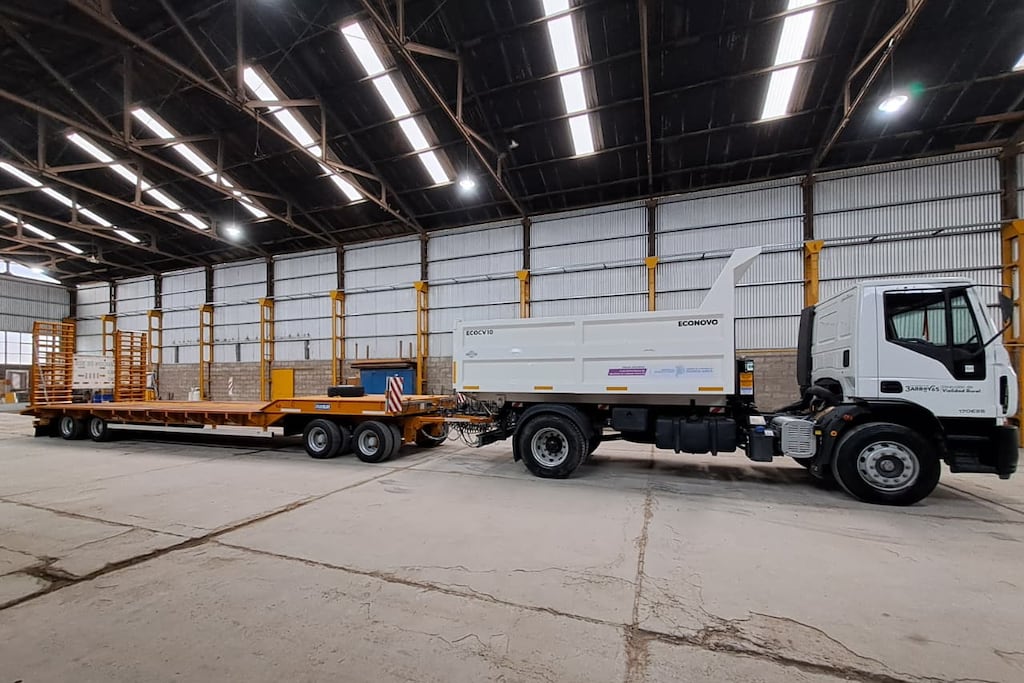 el Ente Vial presentó nueva maquinaria adquirida con una inversión conjunta entre la Comisión y el Municipio