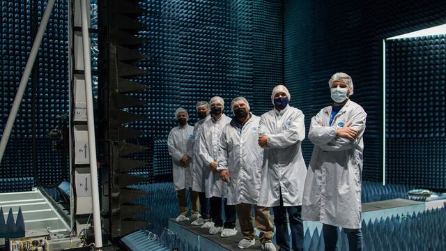 SATÉLITES. Firma del convenio entre la empresa argentina Veng y la finlandesa ReOrbit. (Prensa Veng)