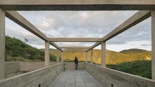 Una obra arquitectónica que se encuentra en medio de las sierras de Córdoba.