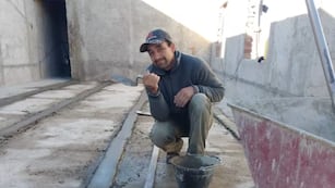 El hombre que escribió su currículum a mano para conseguir trabajo.