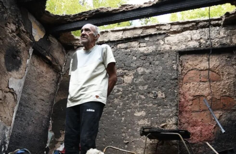 Vivía en una humilde piecita y perdió todo en un incendio
