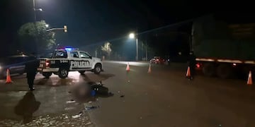 El conductor de la moto de 14 años falleció camino al hospital.