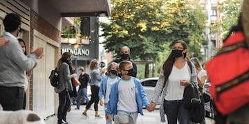 Colegio Ort de Belgrano
Vuelta a clases durante la pandemia y cuarentena en la ciudad de Buenos Aires.
Escuela jovenes ingresando.
Argentina
Foto Federico Lopez Claro