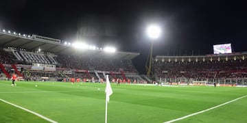 Estadio Kempes, colmado de hinchas de Instituto en el partido ante River por la Liga Profesional. (José Gabriel Hernández / La Voz)