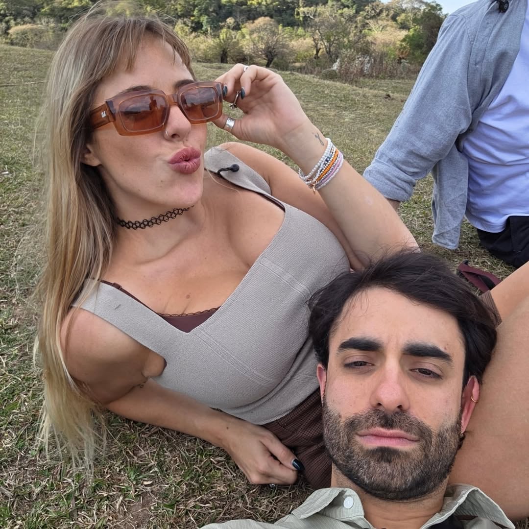 Nati Jota mostró su look de montaña con una foto con Eial Moldavsky