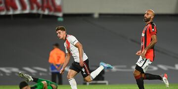 Julián Álvarez anotó tres goles ante Patronato y fue la figura de River.