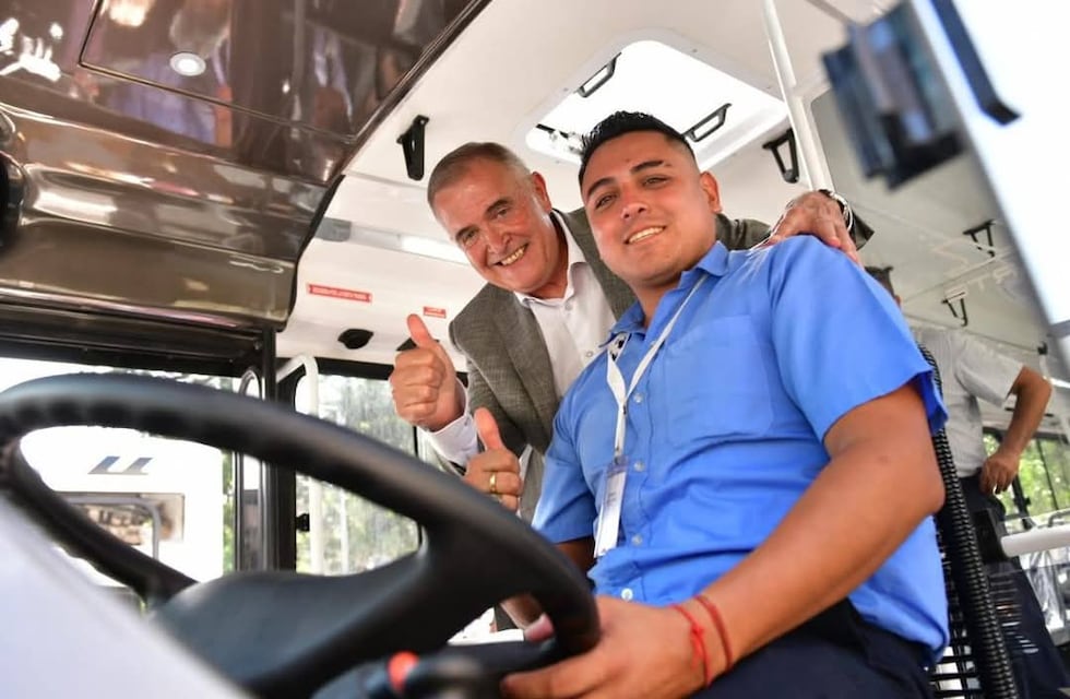 “Hemos evolucionado”: Jaldo evaluó la situación del transporte tucumano