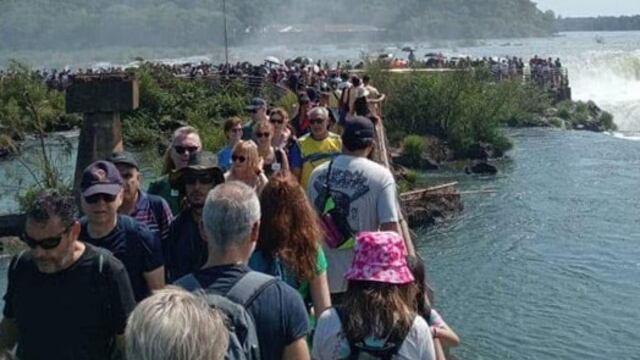 Buen movimiento turístico en Iguazú durante el fin de semana largo.