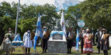 Con un sencillo acto se celebró un nuevo aniversario de la emancipación política de la Provincia de Jujuy, honrando a la vez la memoria del primer gobernador, José María Fascio. (Archivo Vía Jujuy)