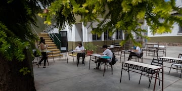 El próximo lunes las autoridades de la DGE comenzarán a analizar el formato de las clases en Mendoza. Ignacio Blanco/Los Andes
Ultimos días de clases y exámenes para alumnos que quieren hacerlo en forma presencial.