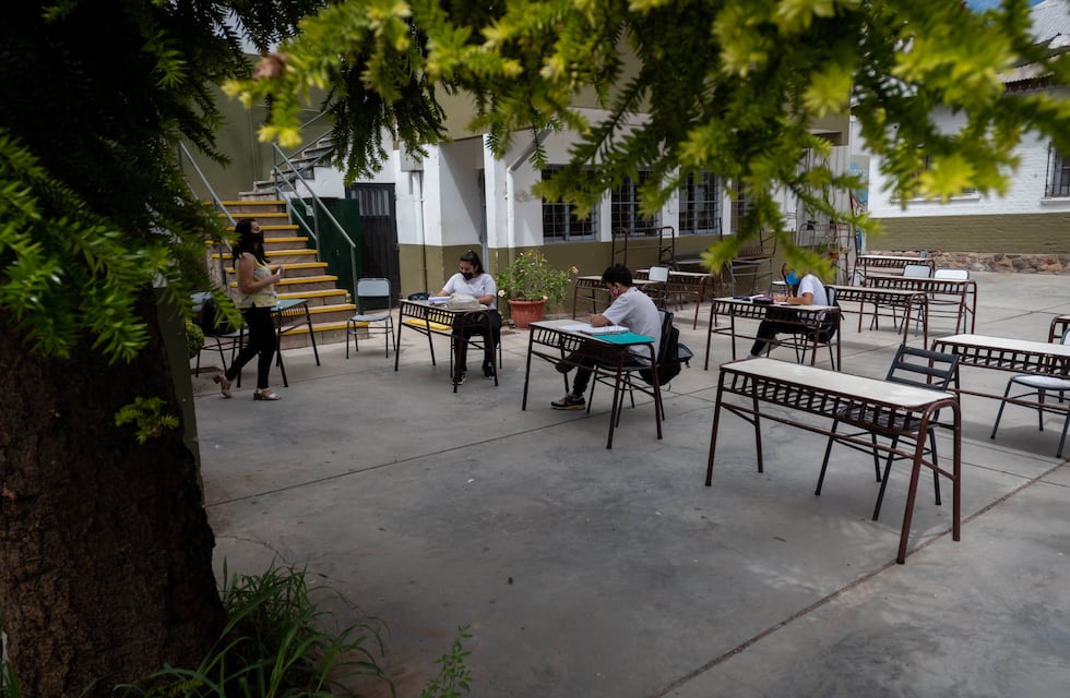 Mendoza deberá definir cómo será la presencialidad de las clases