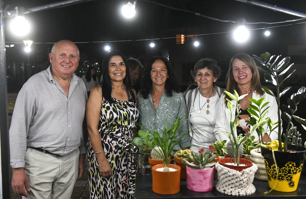 La vicegobernadora recorrió la Feria Navideña de Crespo