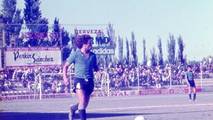 José María Suárez, el Colorado, con la Celeste contra el cuerpo.