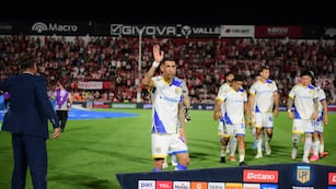 Instituto perdió ante Rosario Central, con Ángel Di María como figura.