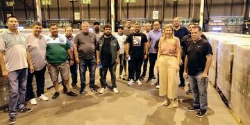 Integrantes del sindicato de camioneros en los depósitos del Coto.