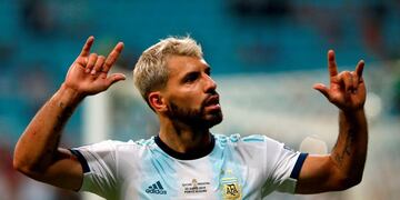 Sergio Agüero pidió dolarizar la economía Argentina.