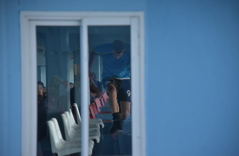 La furia de Pablo Vegetti ¿contra un hincha de Belgrano?