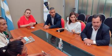 Diputados del bloque "Juntos por Jujuy" recibieron a vecinos de Caspalá y prometieron viajar hasta el lugar para verificar in situ la situación institucional.