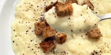 Así queda la sopa de cebolla.