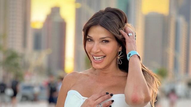 Catherine Fulop conquistó corazones frente a la pileta, tomando mate y con una microbikini “animal print”.