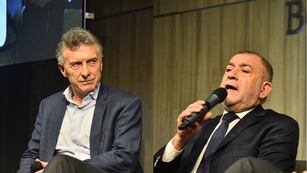 Luis Juez criticó a Mauricio Macri por sus recientes declaraciones hacia Javier Milei.