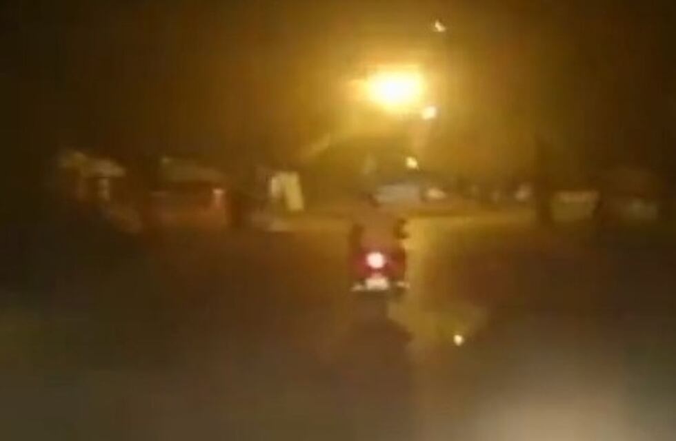 Video: la maratónica detención de un adolescente que le robó la moto a una madre en Córdoba