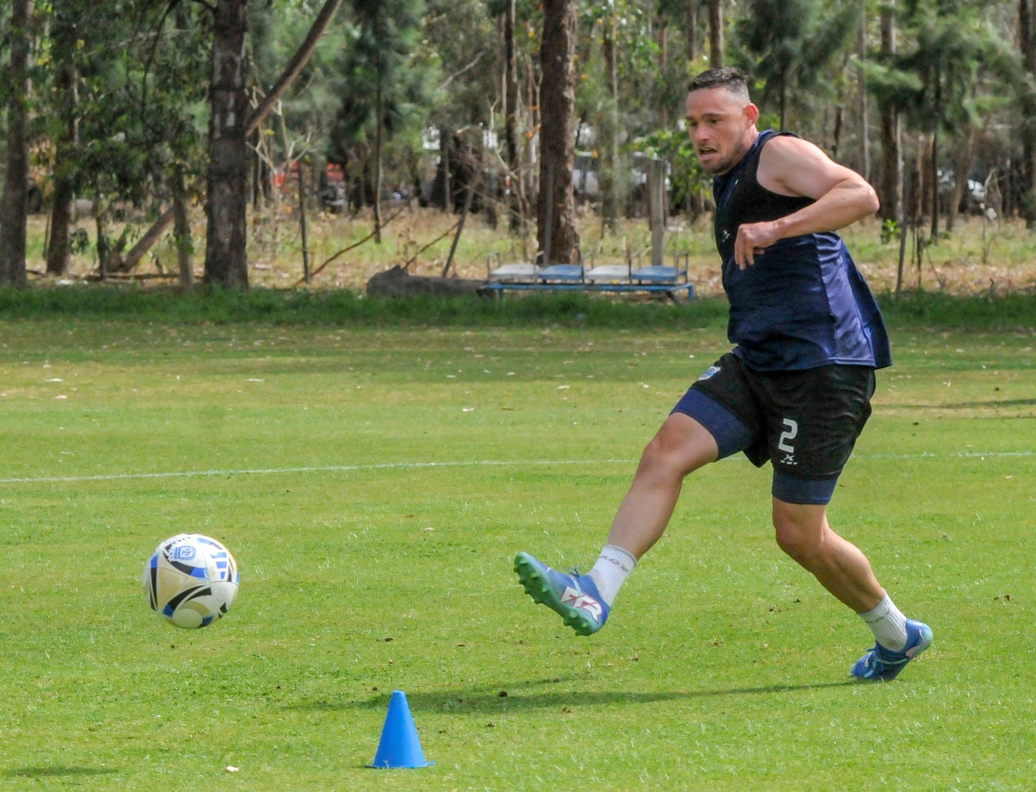 El defensor Sebastián Sánchez es uno de los jugadores de Gimnasia que este jueves completaron satisfactoriamente la práctica de fútbol, destacó Módolo.