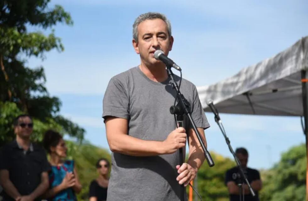 Pablo Javkin encabezó un acto por el 24 de marzo en Rosario y afirmó: “La agenda de la memoria no es un curro”