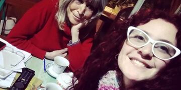 Mónica Biassotti junto a Agustina Cattafi organizando el evento